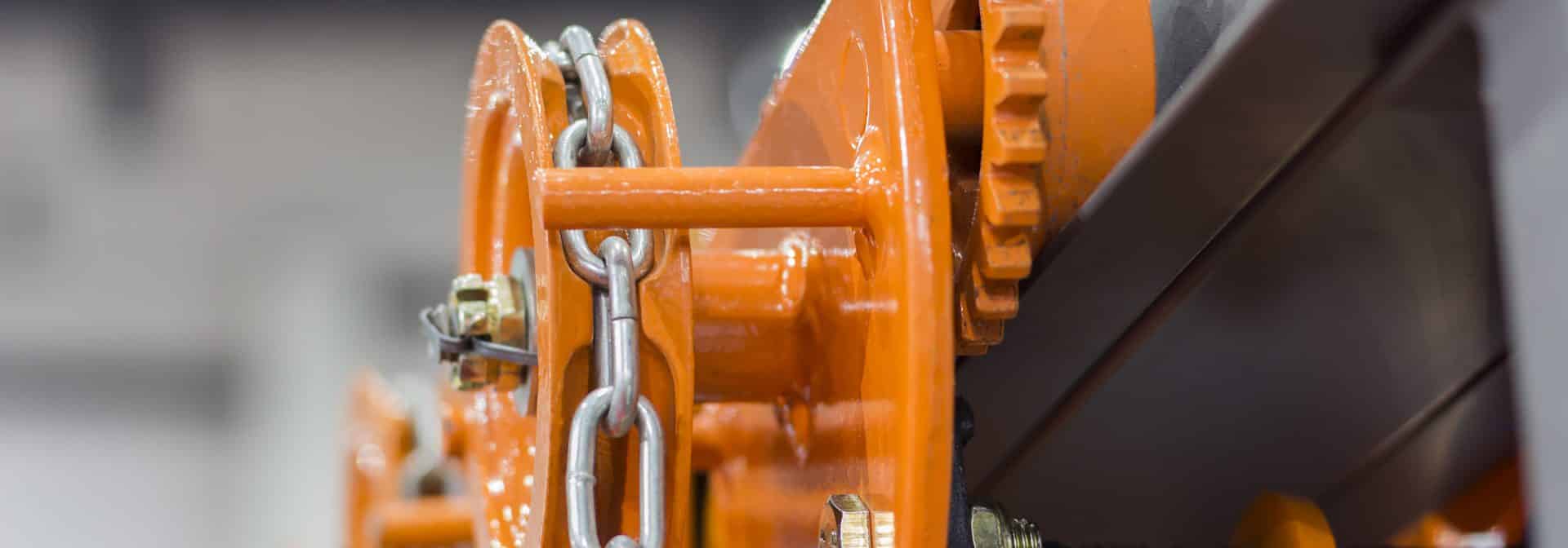 ELCEE | Industrial Steel Chains in orange hoists